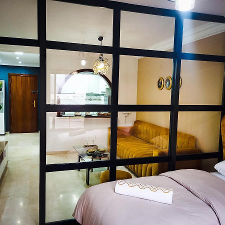 Nouveau Appartement Au Plein Centre-Ville En Face Hilton Tanger Exterior foto