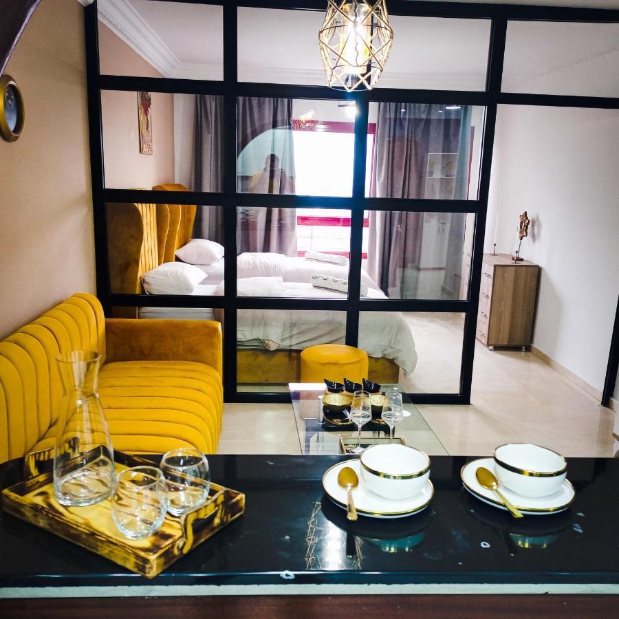 Nouveau Appartement Au Plein Centre-Ville En Face Hilton Tanger Exterior foto